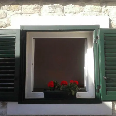 Apartment Small Stone House Luka *