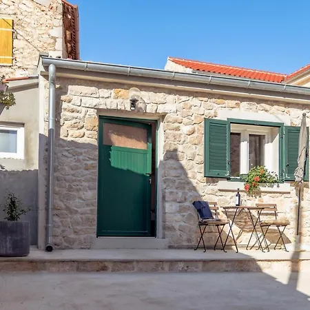 Apartment Small Stone House Luka *