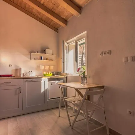 Small Stone House Luka *