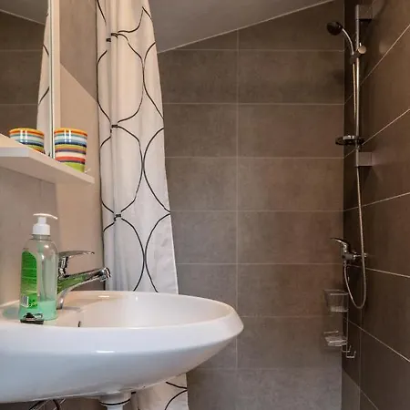 Small Stone House Luka Appartement *