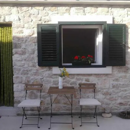 Small Stone House Luka Apartment Zadar
