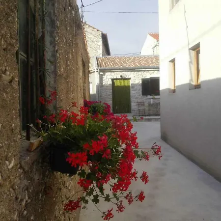 Small Stone House Luka * Zadar