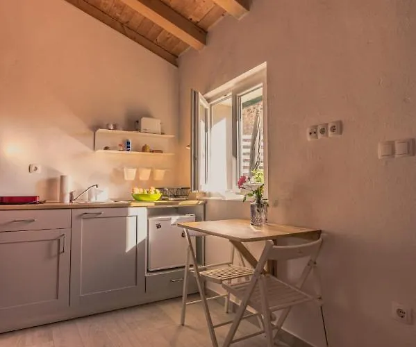 Small Stone House Luka *